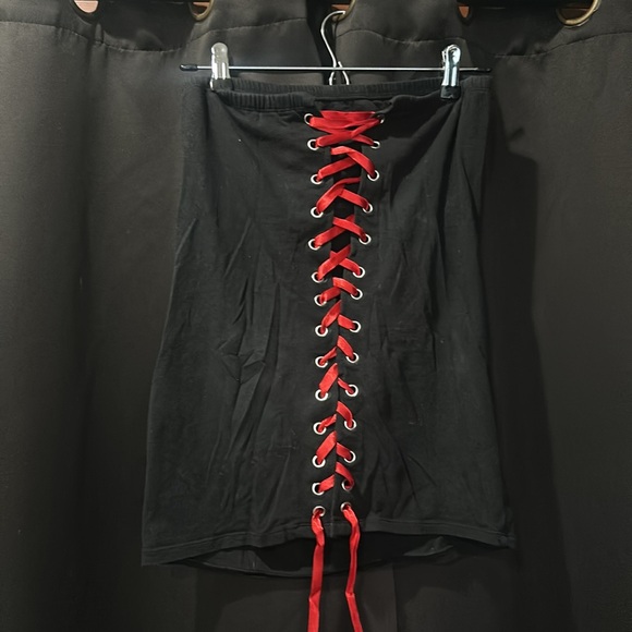 Sleeveless Lace Up Tank - Picture 2 of 4